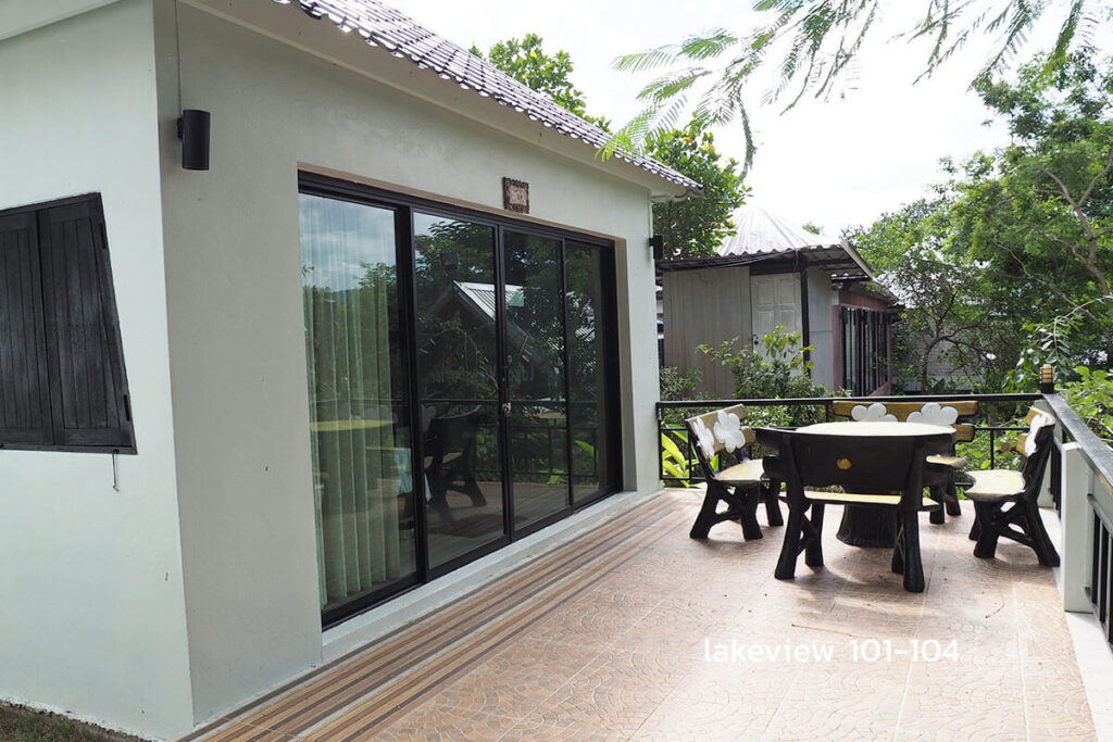 ภาพด้านหน้าห้องพักราคา 1500 บาท lakeview 101 ถึง 104