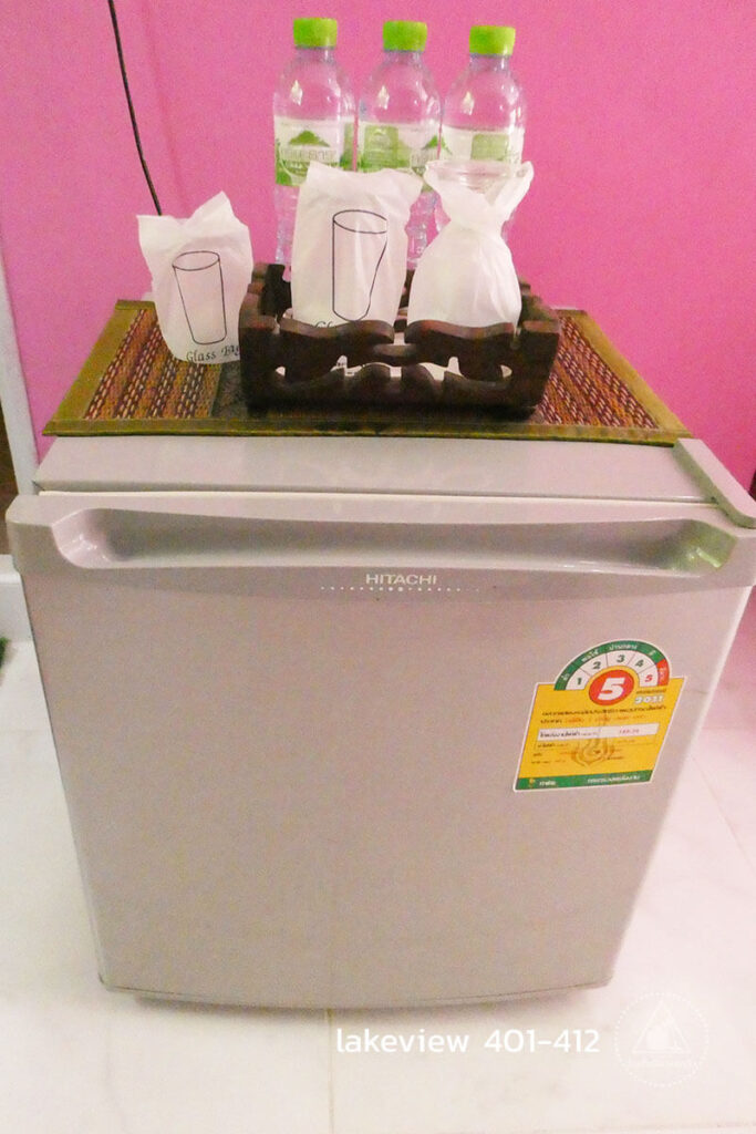 ตู้เย็นของห้องพักห้องพัก lakeview 401 ถึง 412